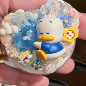 Pekkle Magnetic Cute Heart-Shaped Donald Duck phone grip